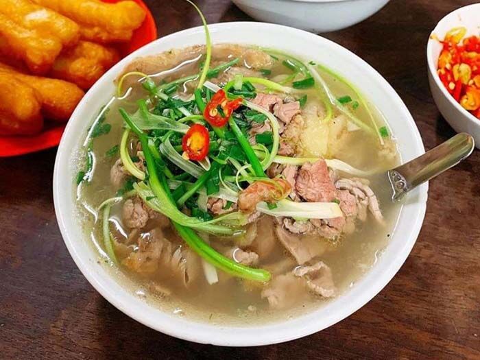 Experience Hanoi Tours with sustainable dining